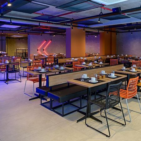 Ibis Budget Balneário Camboriú Esterno foto