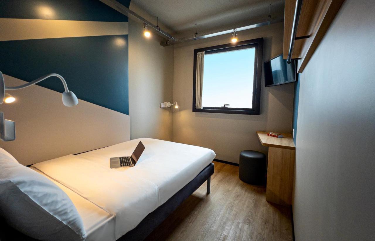 Ibis Budget Balneário Camboriú Esterno foto