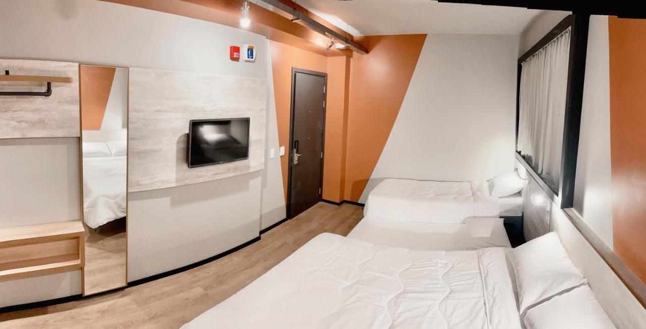 Ibis Budget Balneário Camboriú Esterno foto
